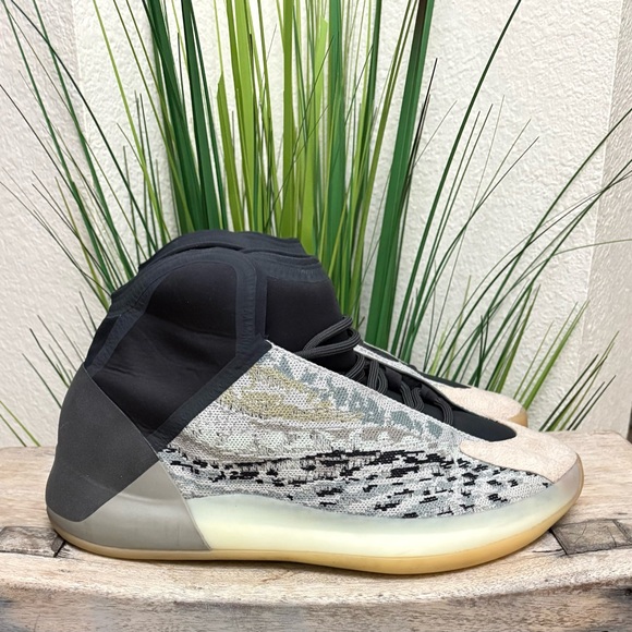 Yeezy Quantum Sea Teal Sneakers